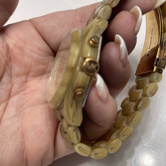 Michael Kors Rose Gold Tortoise Shell Watch - Picture 3 of 4